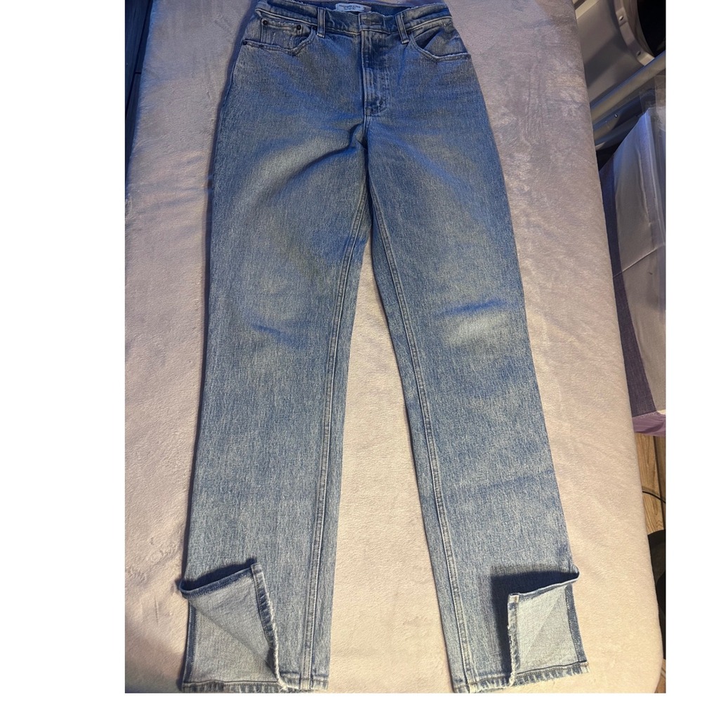 Abercrombie & Fitch Curve Love 90s Straight Ultra High Rise Blue Jeans 26/2R